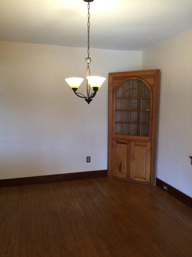 Building Photo - 28 Galpin St
