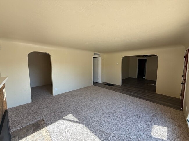 Building Photo - 334 B St