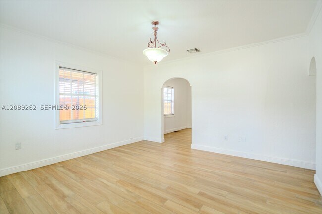 Foto del edificio - 27 SW 55th Ave