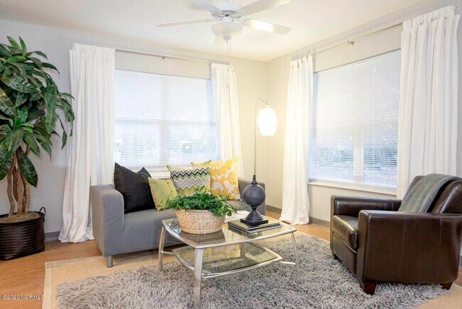 Foto del edificio - 1503 Little John Cir