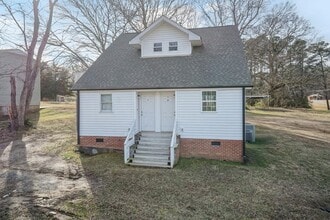 Building Photo - 1309 College St