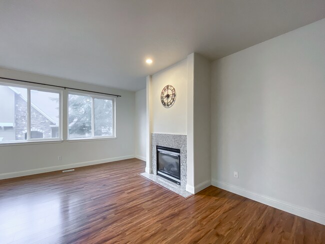 Building Photo - 4Bed, 2.5Bath Home Close to Lots of Parks in Brookwood!