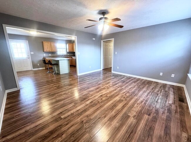 Building Photo - 377 Kenlee Cir