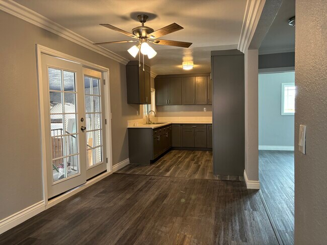 Foto del edificio - 419 S McDonnell Ave