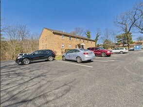 Building Photo - 2407 Bare St