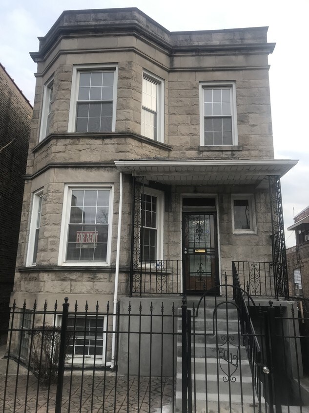 Primary Photo - 3019 W Fullerton Ave