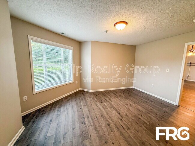 Foto del edificio - 531-B Spring Forest Rd