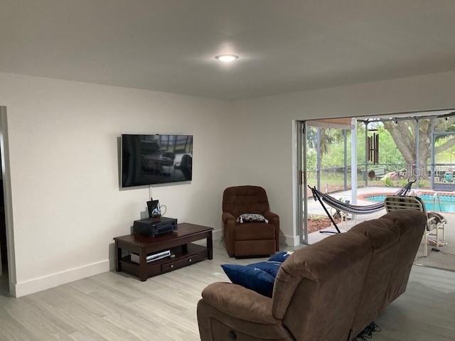 Foto del edificio - 18312 Driggers Ave