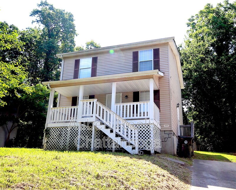 Primary Photo - 712 East Ave