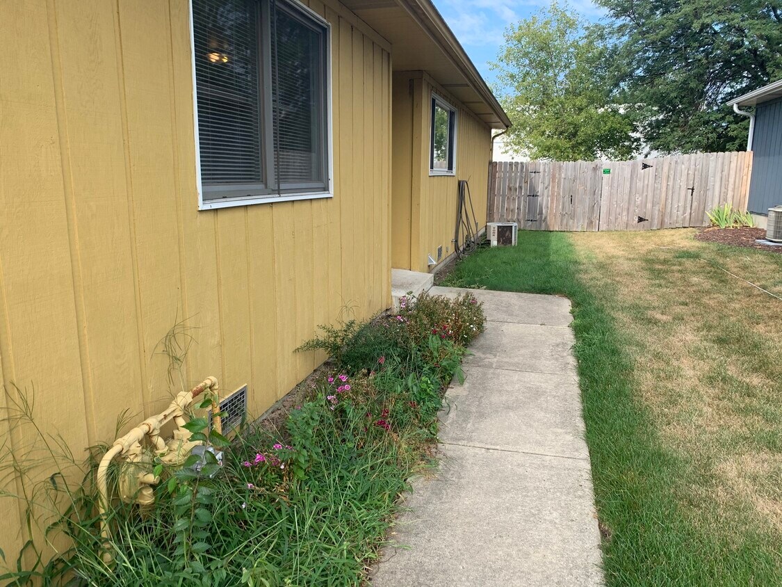 113 S Van Nortwick Ave, Batavia, IL 60510 House Rental in Batavia, IL