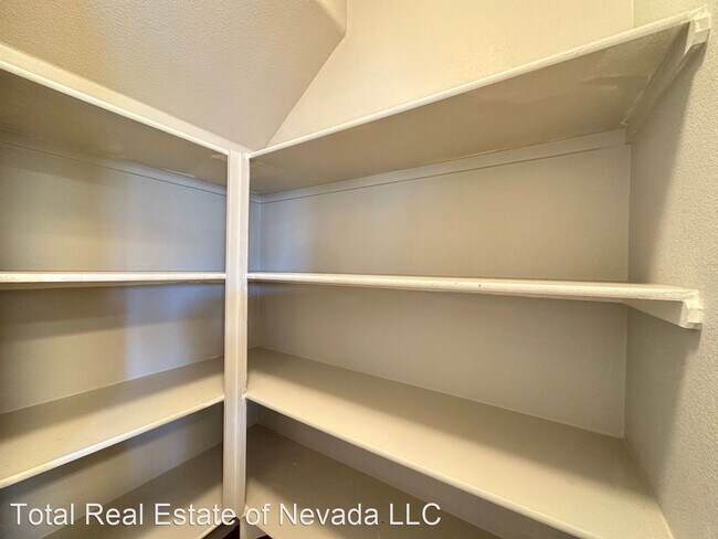 Foto del edificio - 2 br, 3 bath House - 9312 Straw Hays St #102