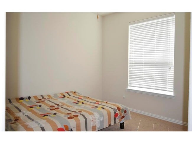 Building Photo - 13743 McKinney Creek Ln