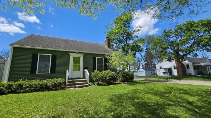 Primary Photo - 1141 Cleo St