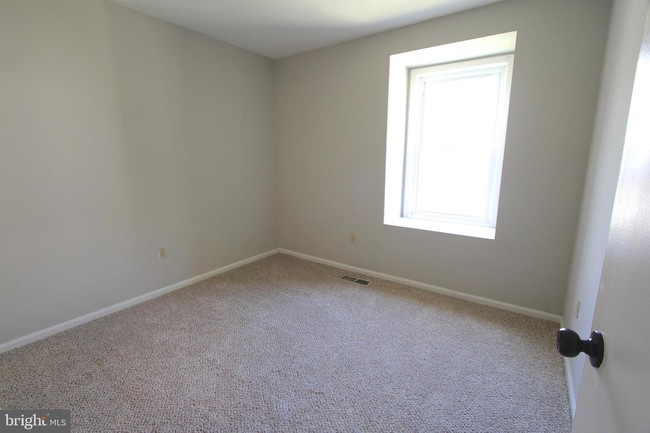 Building Photo - 4704B Rookewood Pl