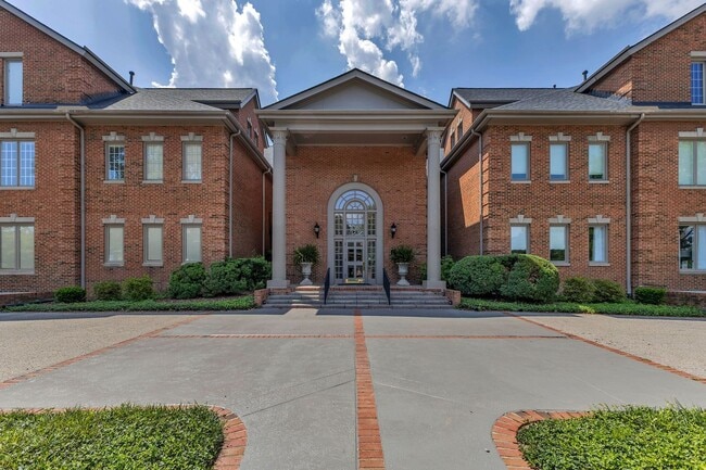 Newly Renovated Condo in The Westende with... - Newly Renovated Condo in The Westende with...