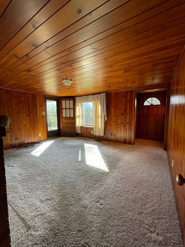 Foto del edificio - 679 Sand Hill Rd