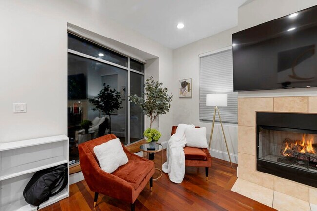 Foto del edificio - 1621 W Beach Ave