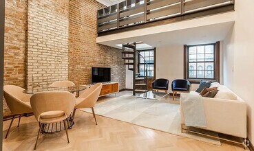 Building Photo - 121 E 37th St