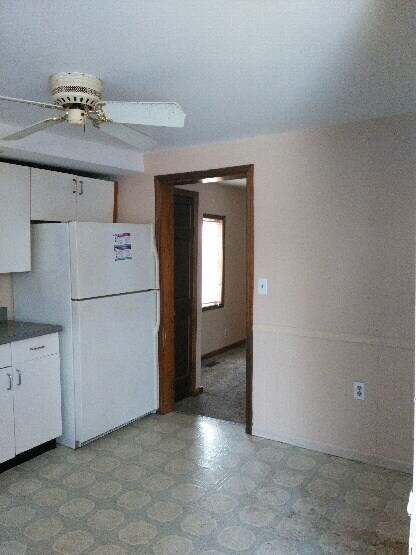 Building Photo - 1321 W Sample St