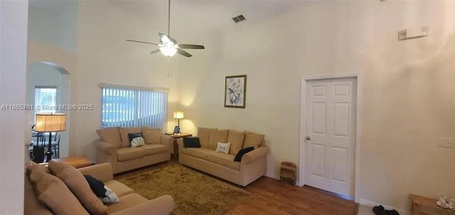 Foto del edificio - 166 Greeley Loop