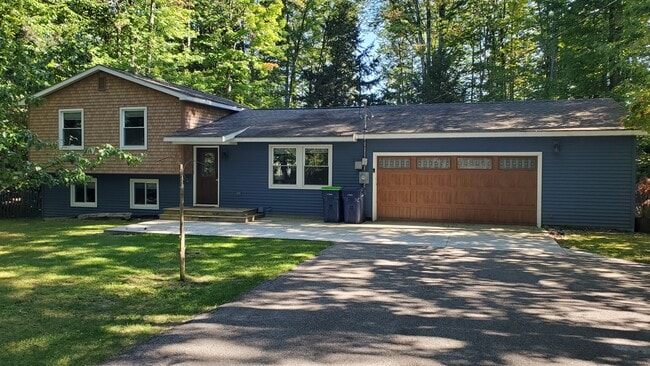 Building Photo - 7967 Sunset Dr