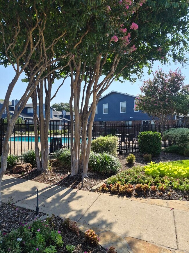 Exterior - Heather Glen Townhomes Phase II