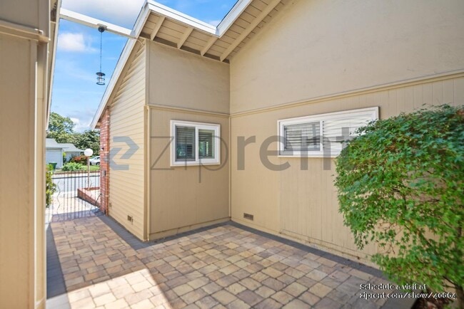 Building Photo - 38596 Athy St
