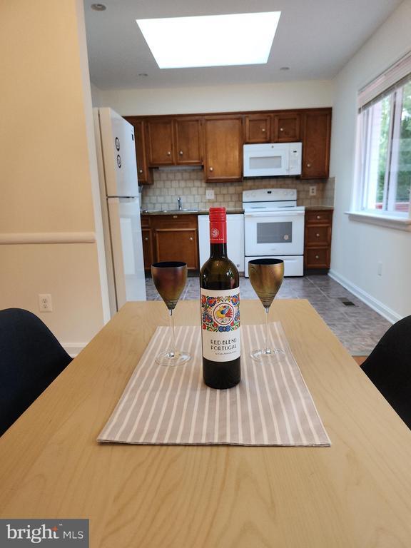 Building Photo - 3300 Potterton Dr