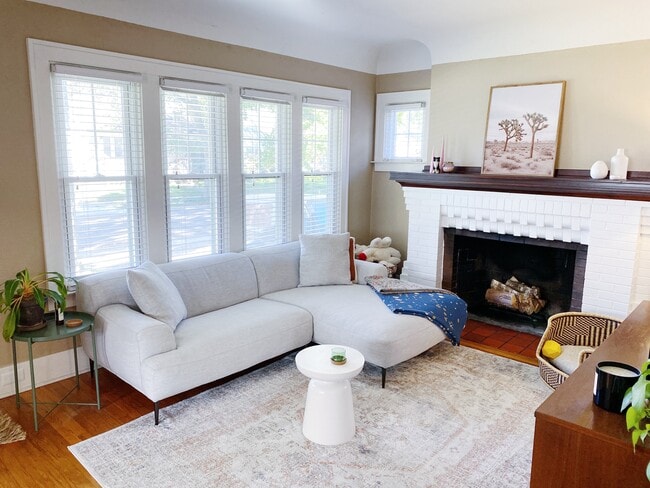 Foto del edificio - 1312 N Maple Ave