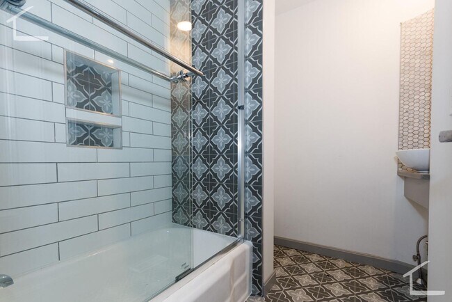 Foto del edificio - Beautiful 2 bed located next to Berklee and Northeastern.
