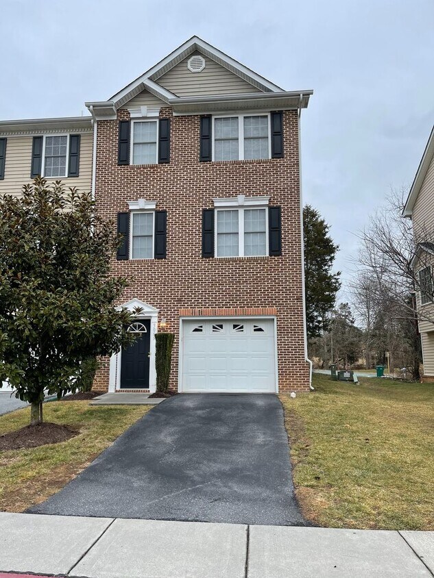 Townhouse for Rent in Taylor Springs House Rental in Harrisonburg, VA