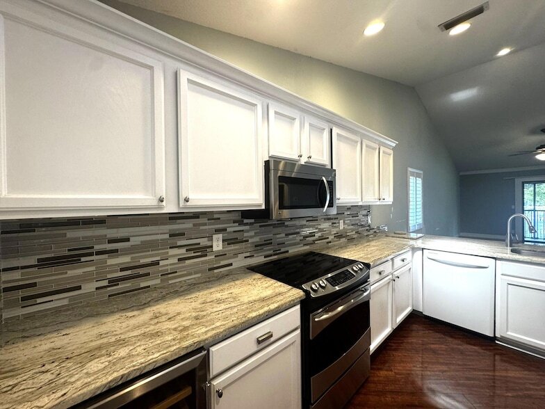 Photo - 2335 SW 22nd Ave