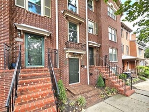Building Photo - 516 N West St