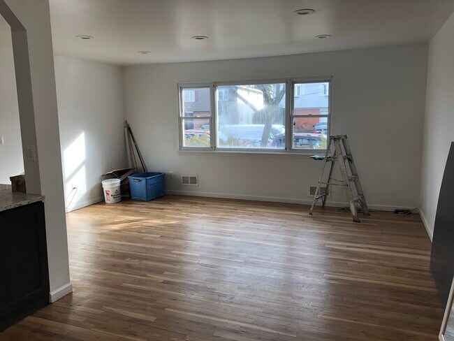 Building Photo - 53 E Stroud Ave