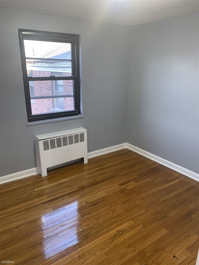 Foto del edificio - 2 br, 1 bath  - 389 Church St Apt A