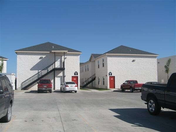Building Photo - 515 E Pike Blvd