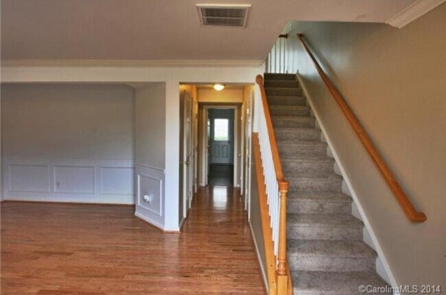 Building Photo - 8039 Bristle Toe Ln