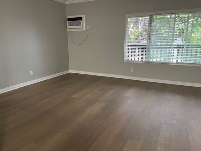 Interior Photo - Summer Crest Apartments