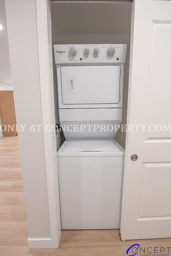 Foto del edificio - Brand-New 3 Bedroom with Designer Finishes & Spacious Layout