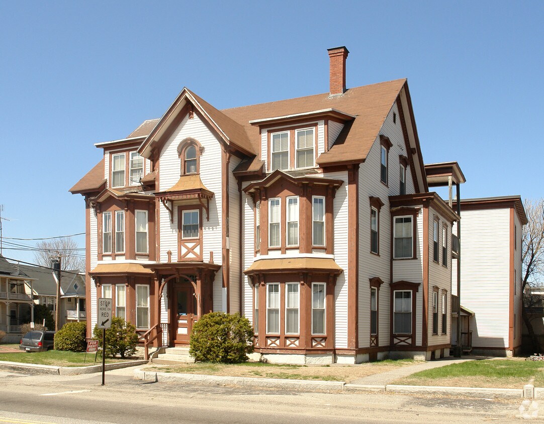 Building Photo - 332 Hanover St