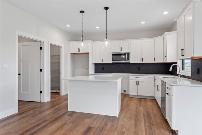 Building Photo - 4621 Eugene Ct
