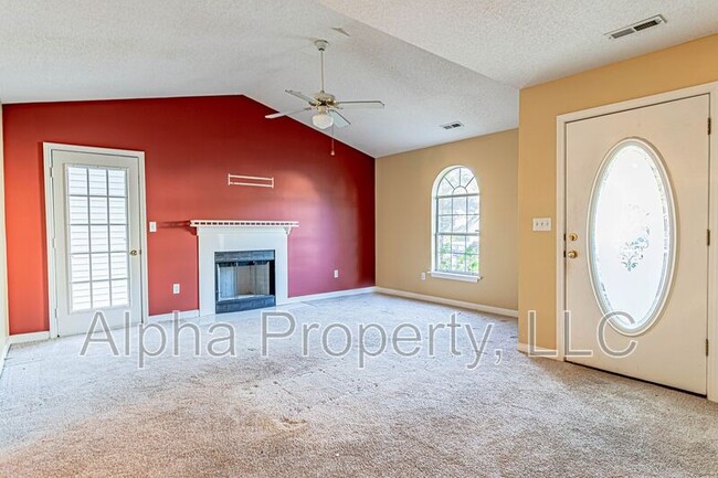 Foto del edificio - 114 Creekpoint Dr