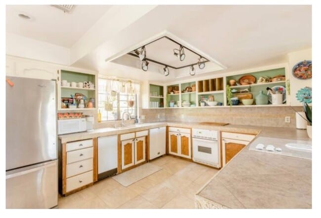 Building Photo - 43463 Crystal Cave Cir