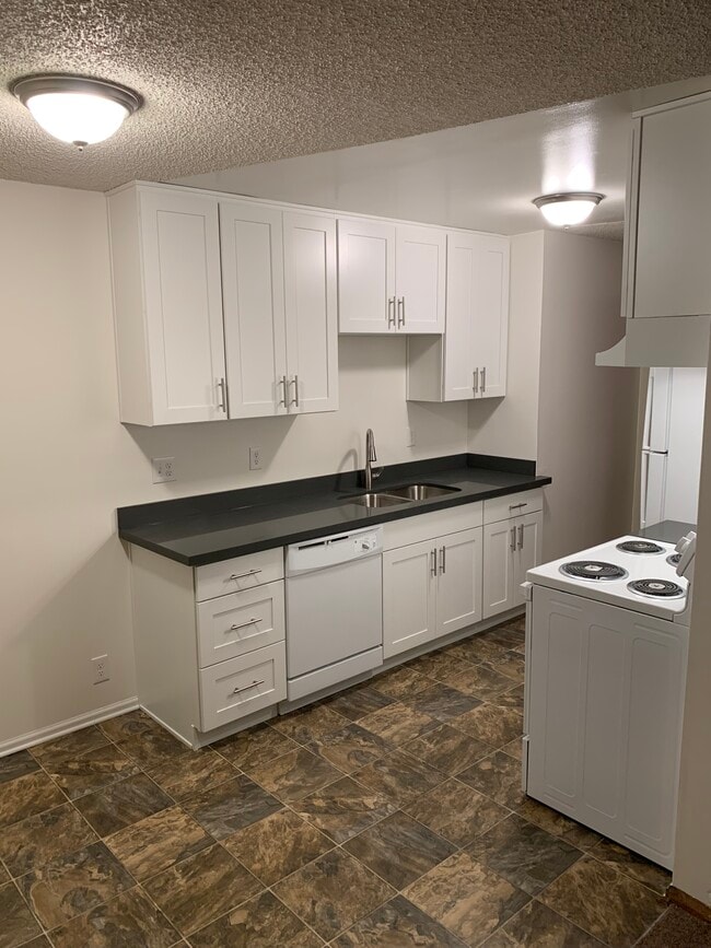 Kitchen - 9286 50th Ave S