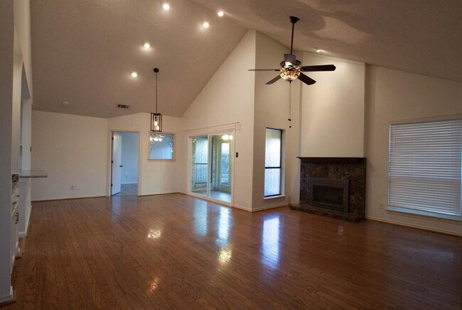 Building Photo - 1433 Autumn Chase Square