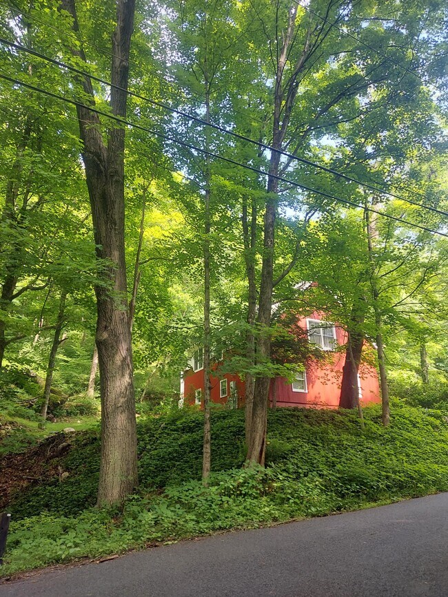 Building Photo - 179 Clatter Valley Rd