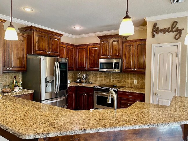 Foto del edificio - 120 Towering Oaks Ln