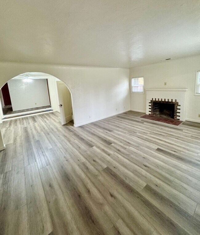 Foto del edificio - 1119 Citrus Ave