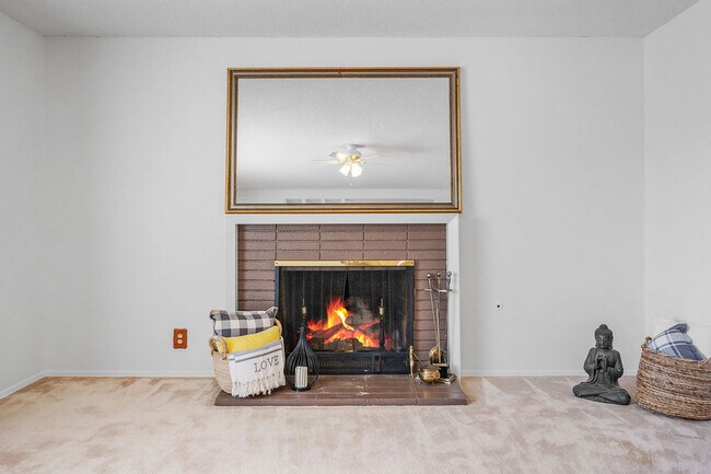 Foto del edificio - 288 Altair Ave