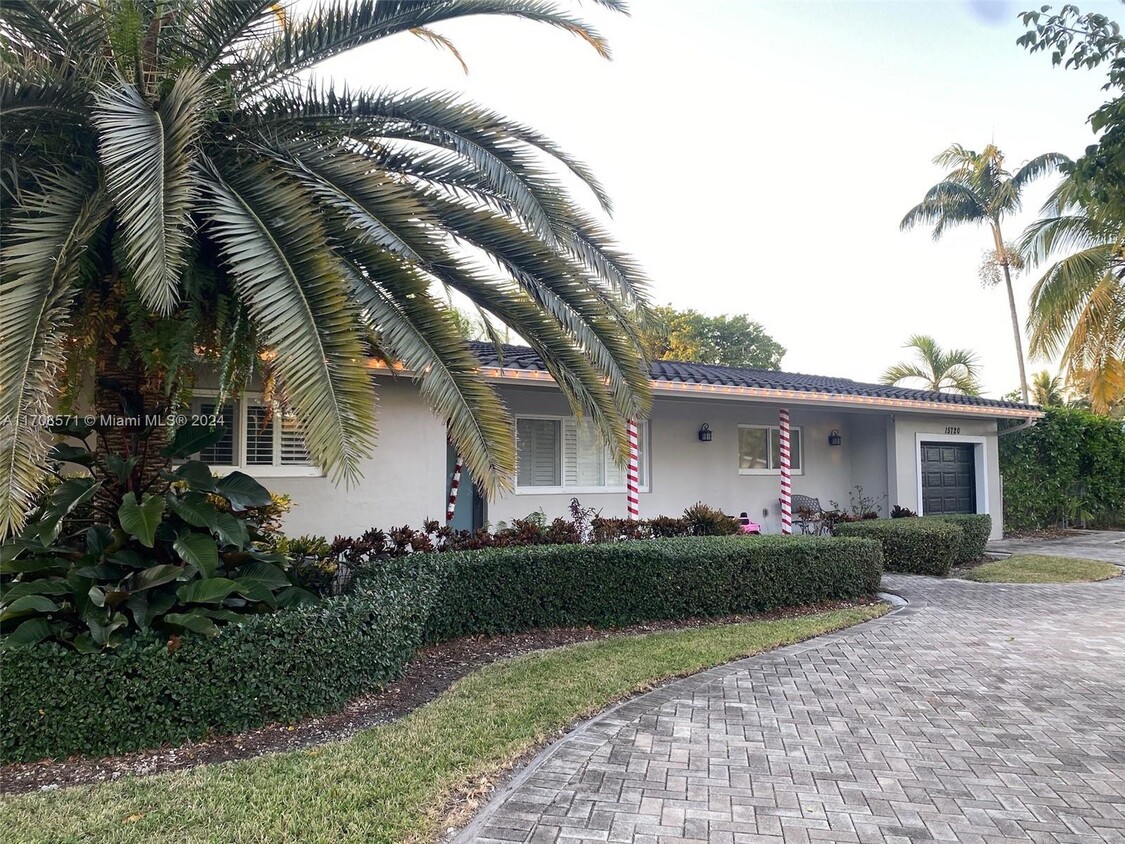 Foto principal - 15720 SW 87th Ct